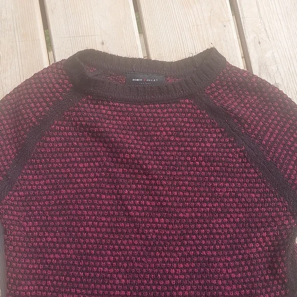 Sweater - Picture 2 of 9